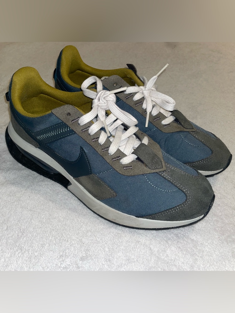 Nike Air Max Pre-Day LX Hasta Men's Blue and Gray Sneakers with Olive Lining